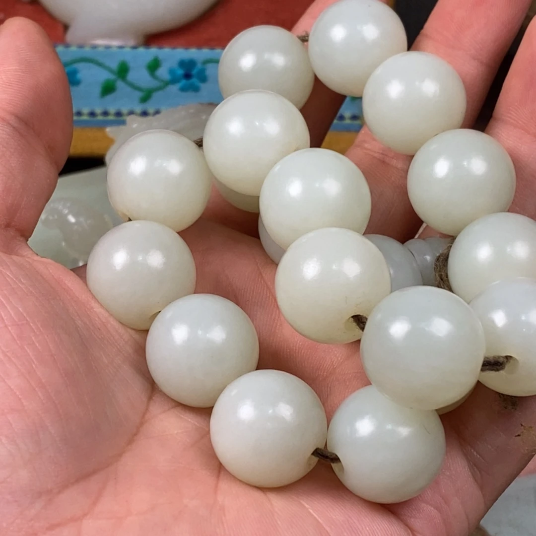 忠***忠非常精美的脖挂件