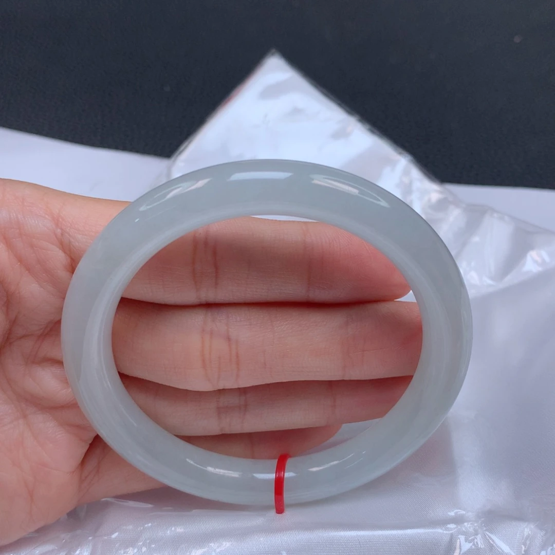 翡翠手镯未镶嵌天然