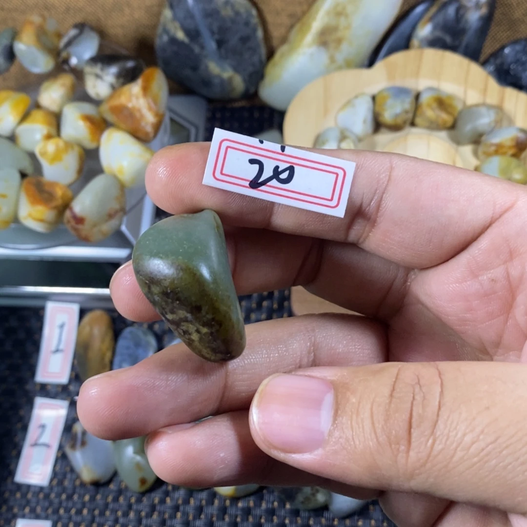 和田玉（糖玉）未镶嵌挂件