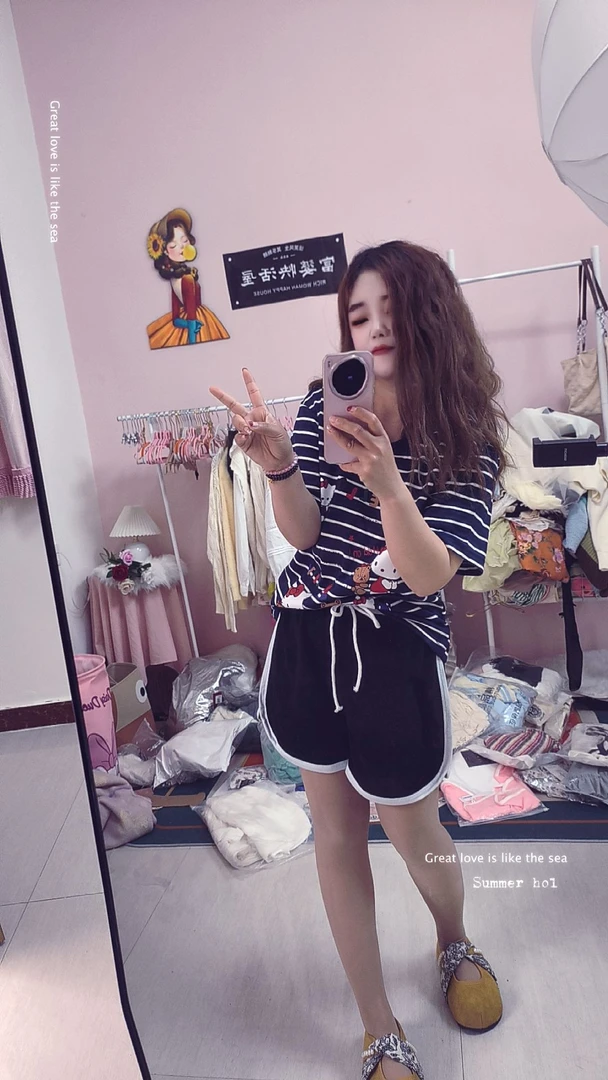 2025新款显瘦凯蒂猫图案条纹上衣