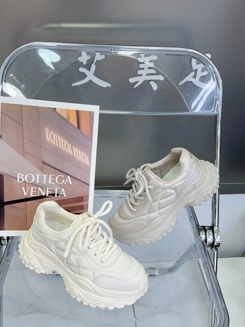 艾美足-2025秋冬新款榴莲底小个子增高厚底休闲老爹鞋