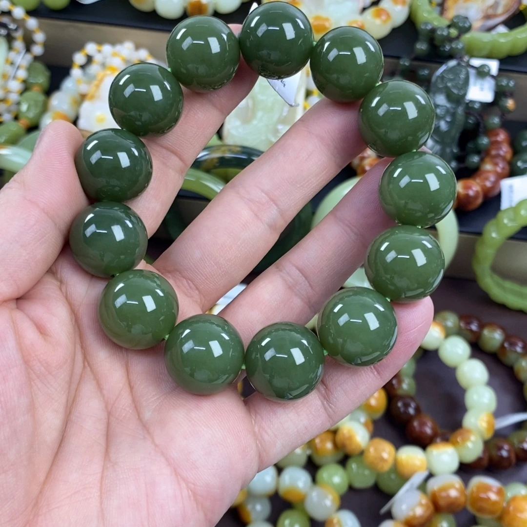 油***喽透闪石质玉未镶嵌手串