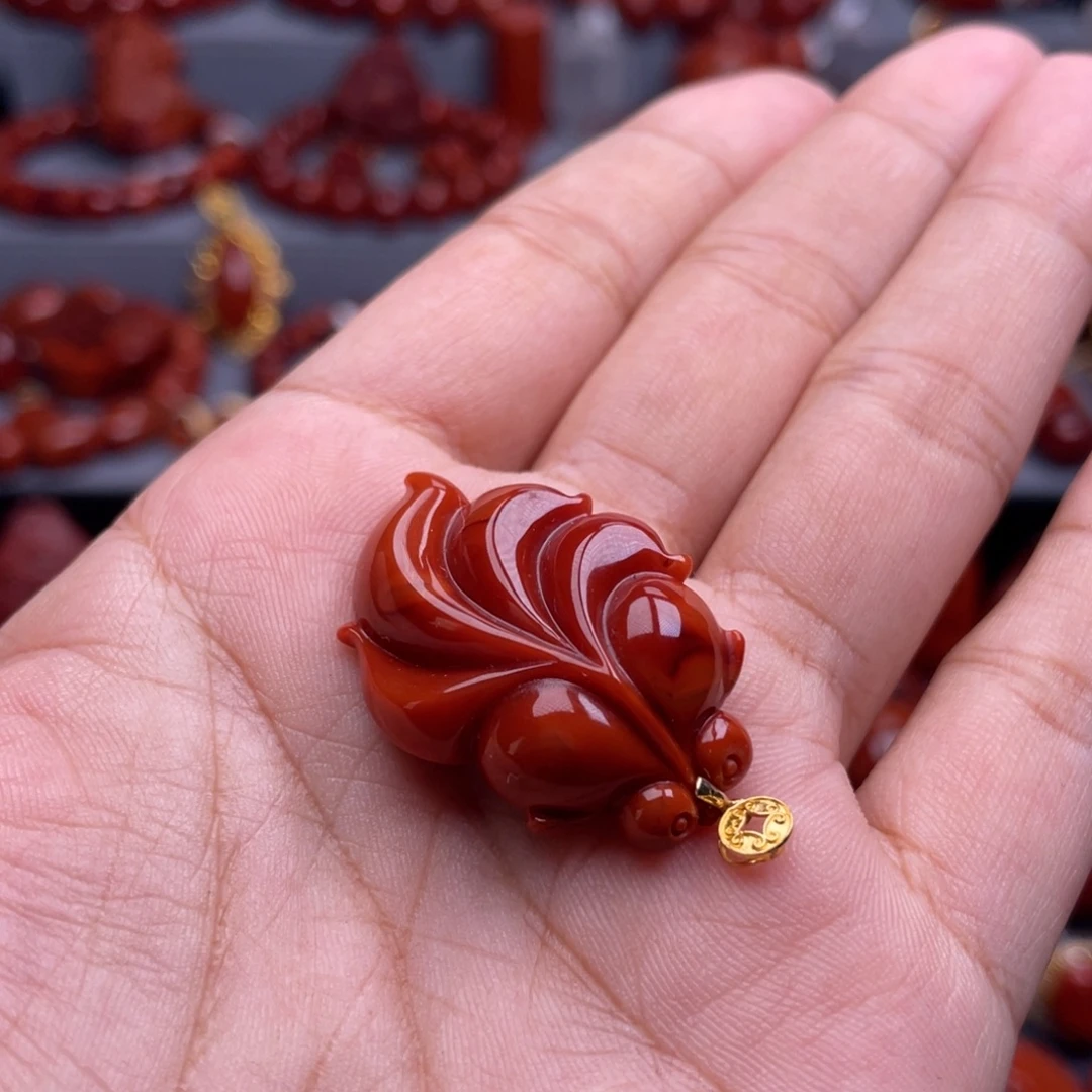 南红玛瑙18K金镶嵌珠宝奇石金玉满堂吊坠
