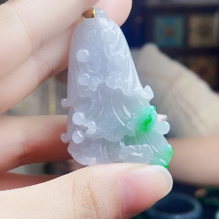 翡翠未镶嵌颈饰多样性