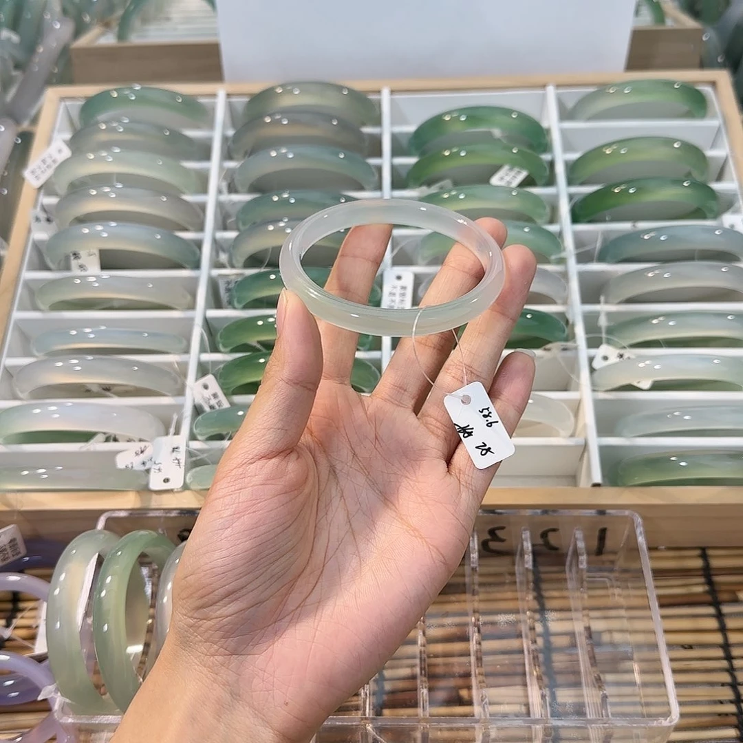 玛瑙/玉髓未镶嵌手镯圈口58.6