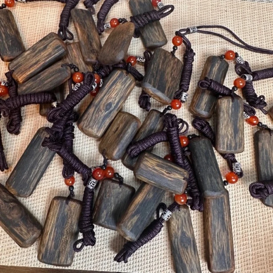 沉香古树母树沉香棋楠挂件无事牌吊坠多样性发一条