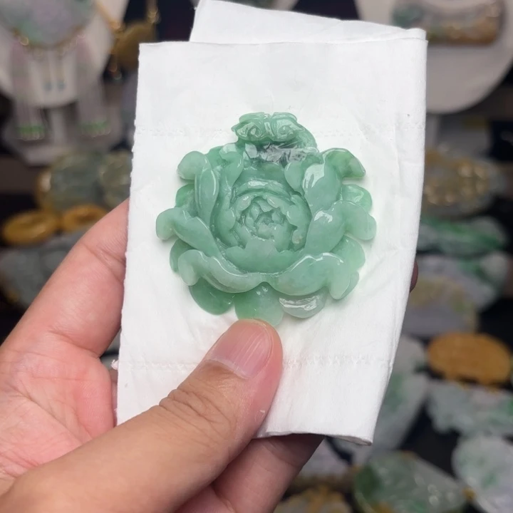 翡翠未镶嵌颈饰吊坠