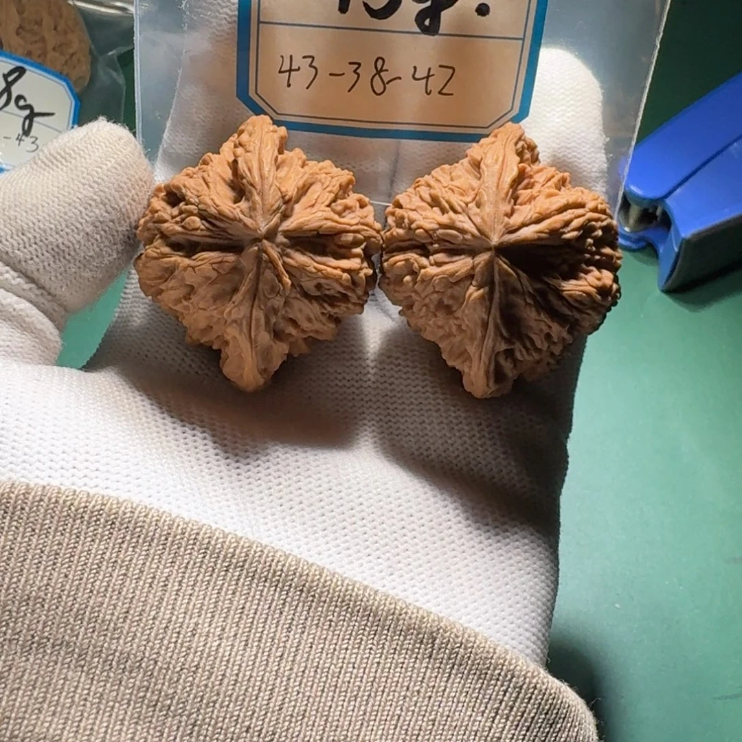 *****文玩核桃吊坠57号南疆