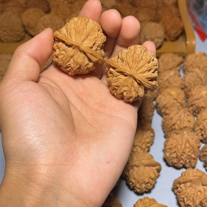 文玩核桃把件42原生态苹果园