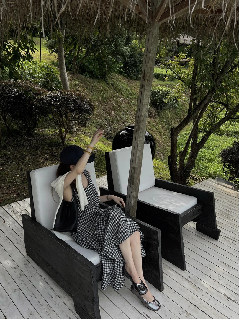 亚麻色纺格子花边背心连衣裙 J25LYQ474