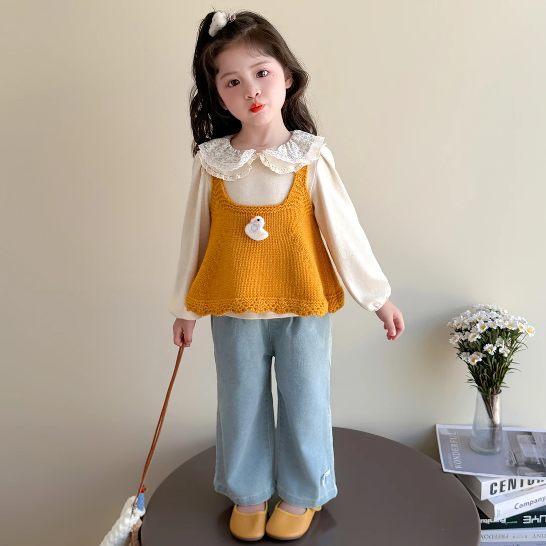女宝幼儿园套装秋款女童可爱娃娃领针织马甲蝴蝶结牛仔裤三件套潮