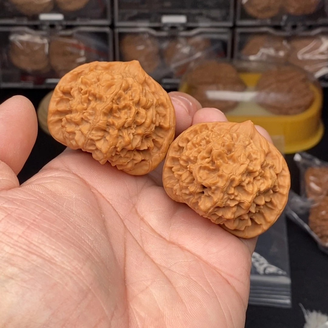 核桃把件飞****） 官帽46左右