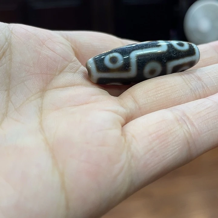 痞***歌寿山石台湾珠九眼天珠