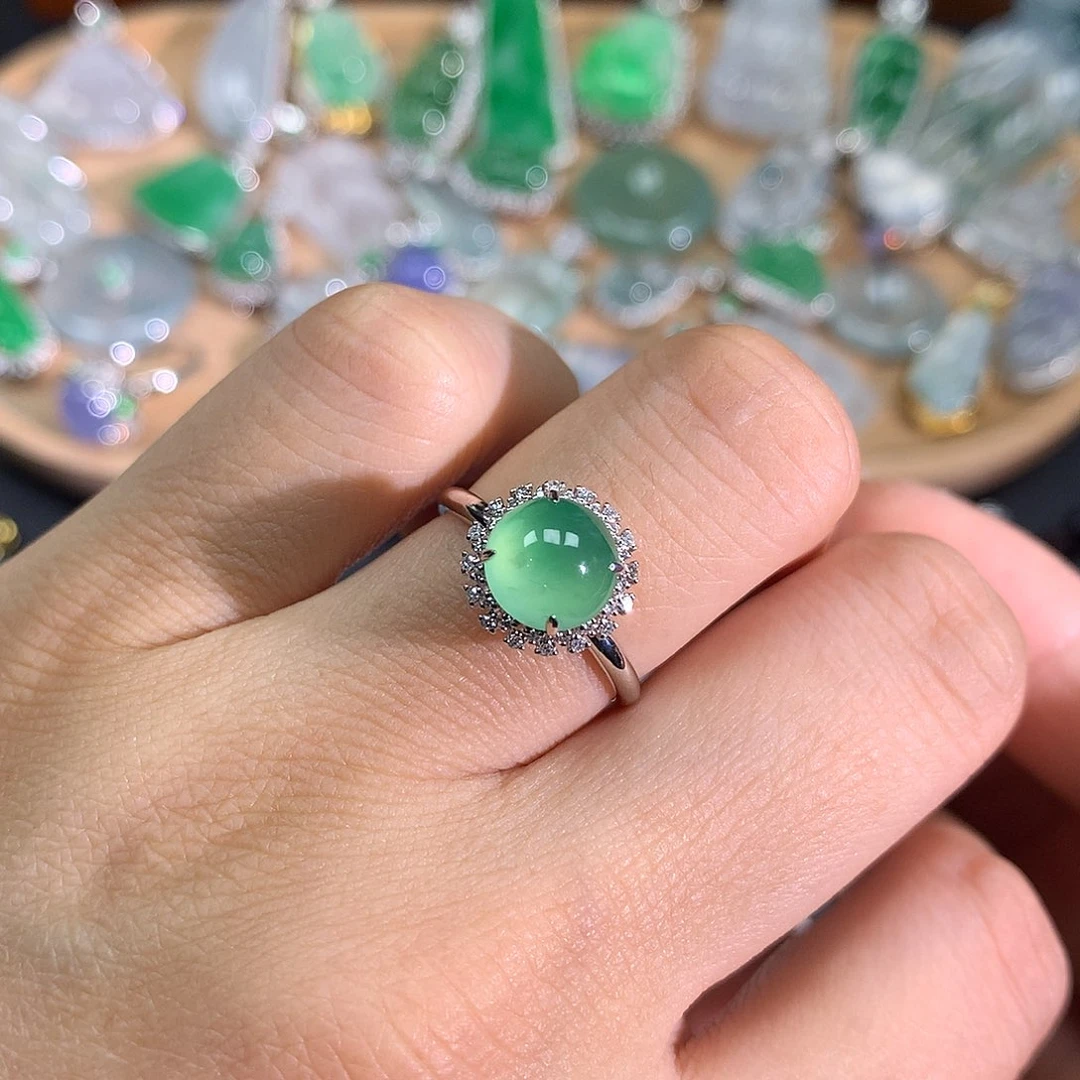 翡翠18K金镶嵌戒指翡翠