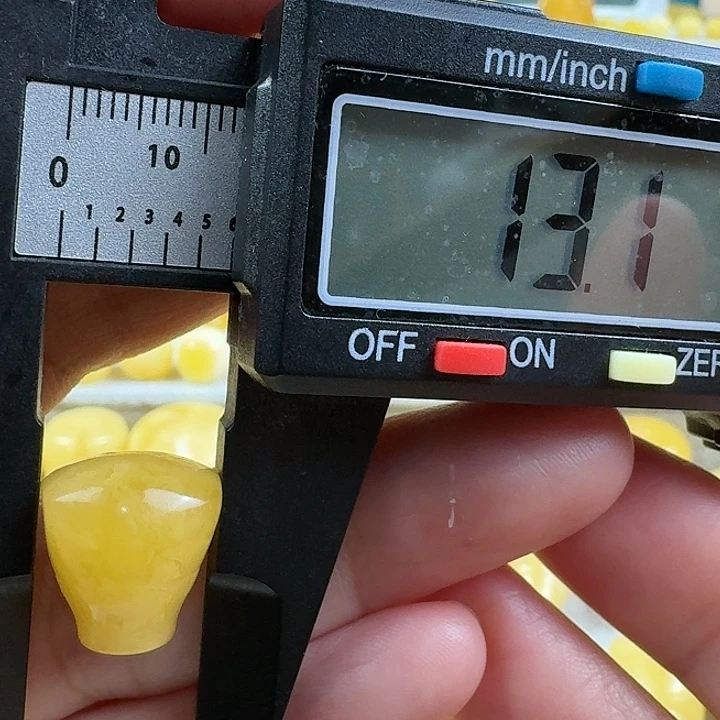 蜜蜡未镶嵌裸石26杂