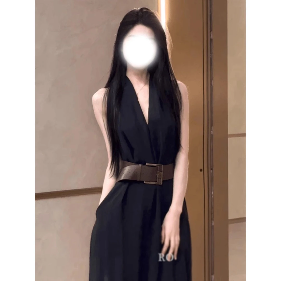 黑色V领挂脖无袖连衣裙女夏季法式纯欲高级感气质收腰显瘦中长裙