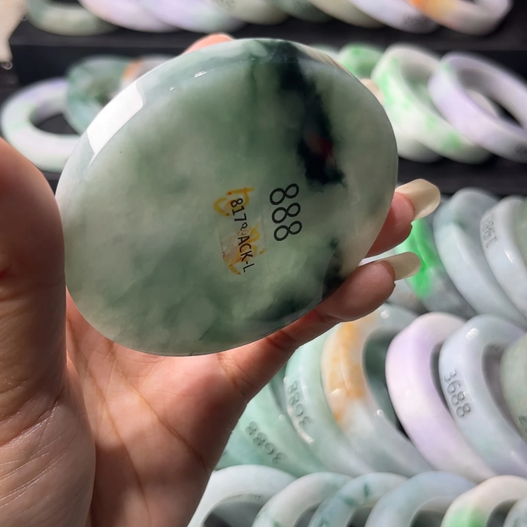 定制翡翠未镶嵌翡翠手镯