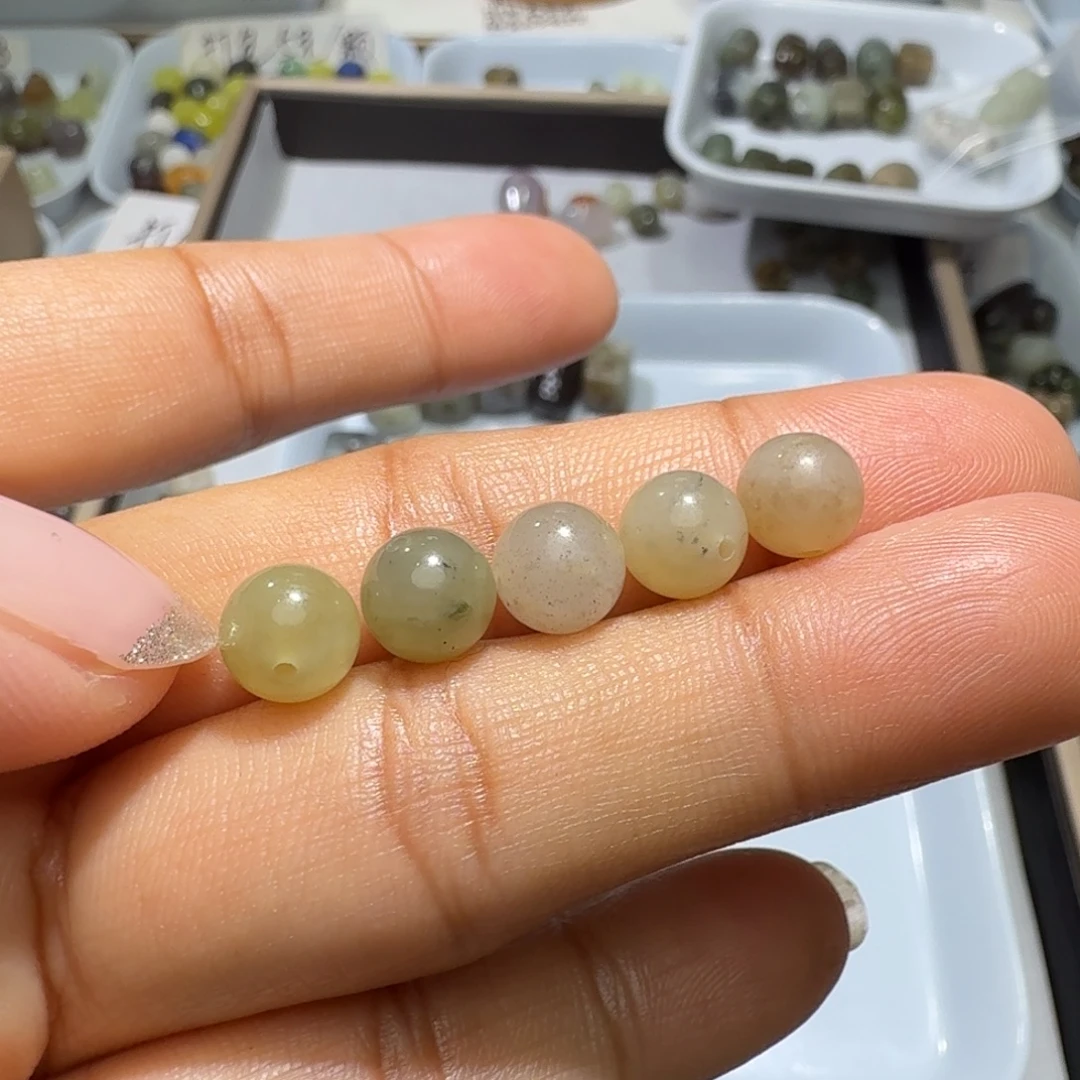 和田玉未镶嵌珠宝奇石卡八