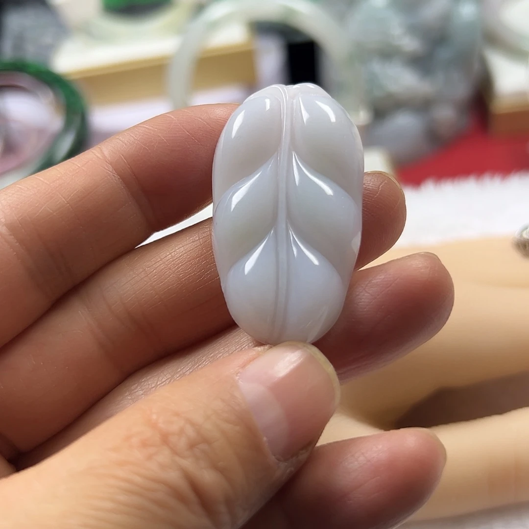 颈饰未镶嵌翡翠缅甸天然A货翡翠叶子