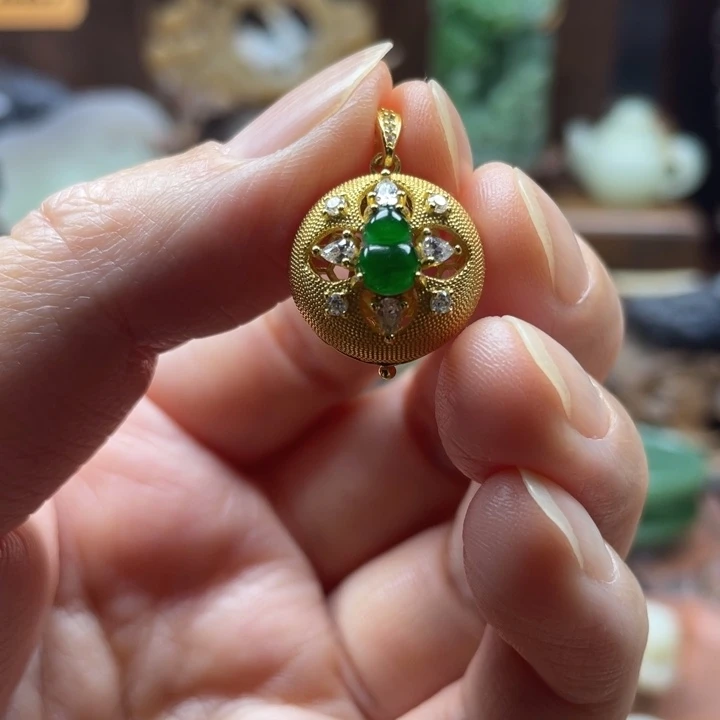 苏***叔翡翠挂件银S925镀金镶嵌