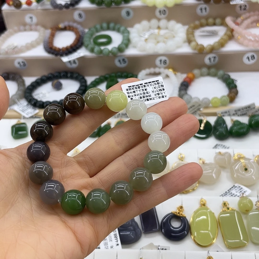 和田玉未镶嵌手串