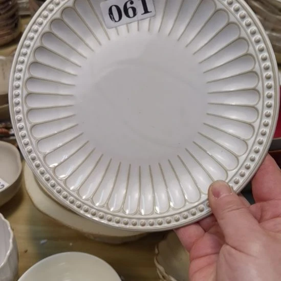 瓷片微瑕珠点八寸浅三个一组有黑线接受再拍