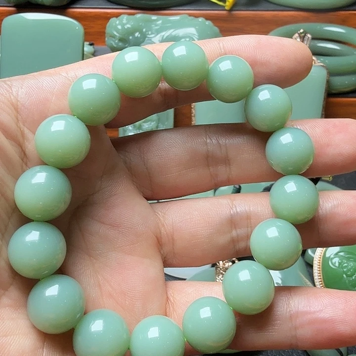 黑***╕颈饰未镶嵌和田玉