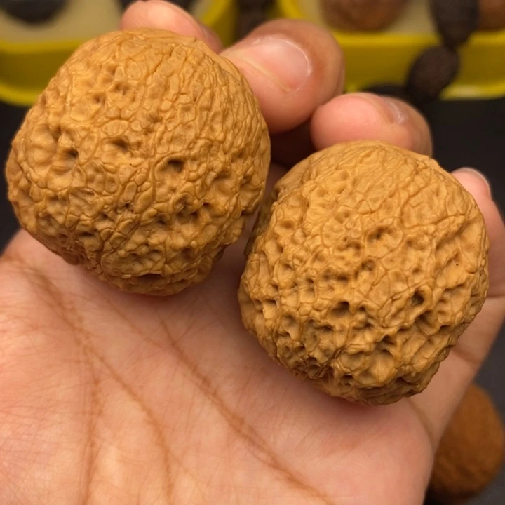 文玩核桃把件41尺牡丹绣球
