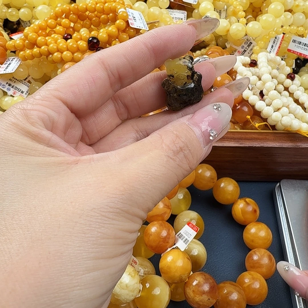 琥珀未镶嵌珠宝奇石