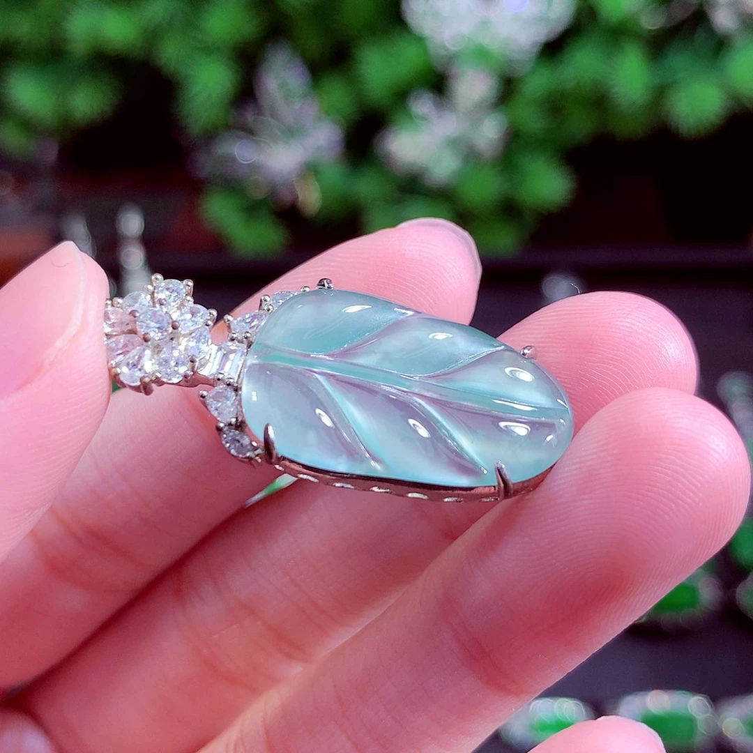 颈饰未镶嵌翡翠天然