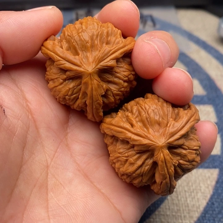 吊坠文玩核桃青****白三棱