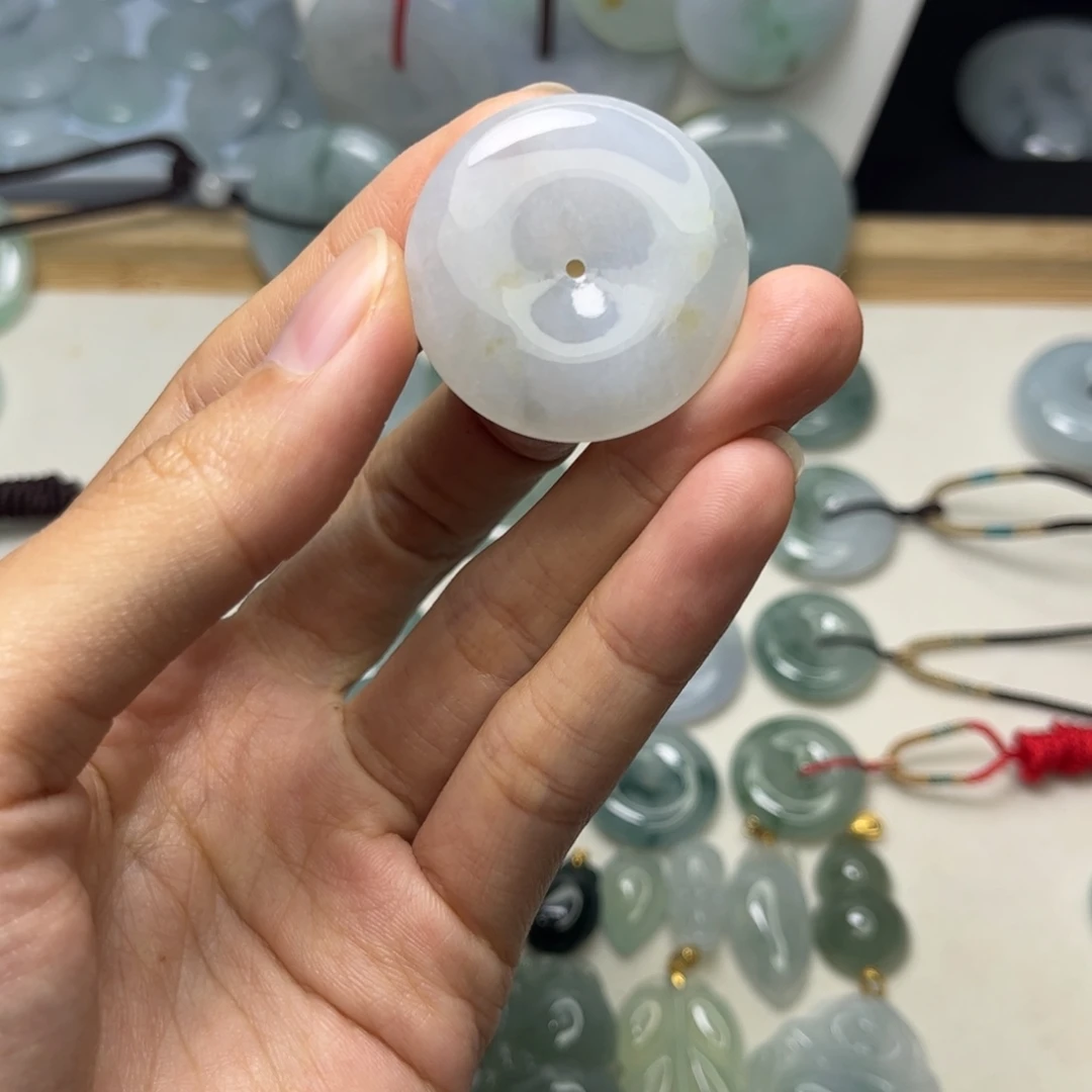 李****翡翠未镶嵌颈饰天然翡翠Ａ货