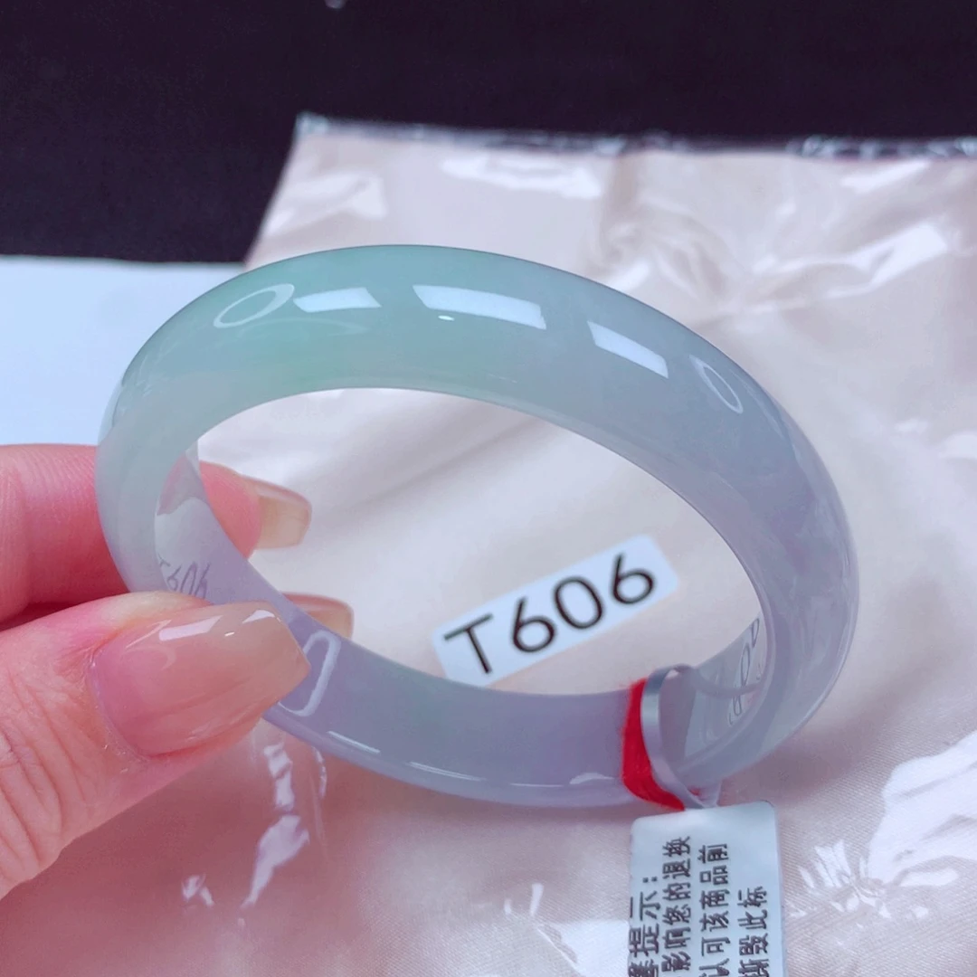 翡翠手镯未镶嵌手镯88