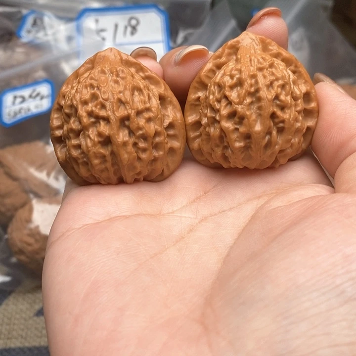 猴头核桃吊坠4111号全品金牛37