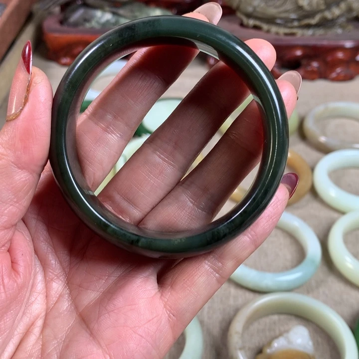 和田玉（糖玉）未镶嵌手镯