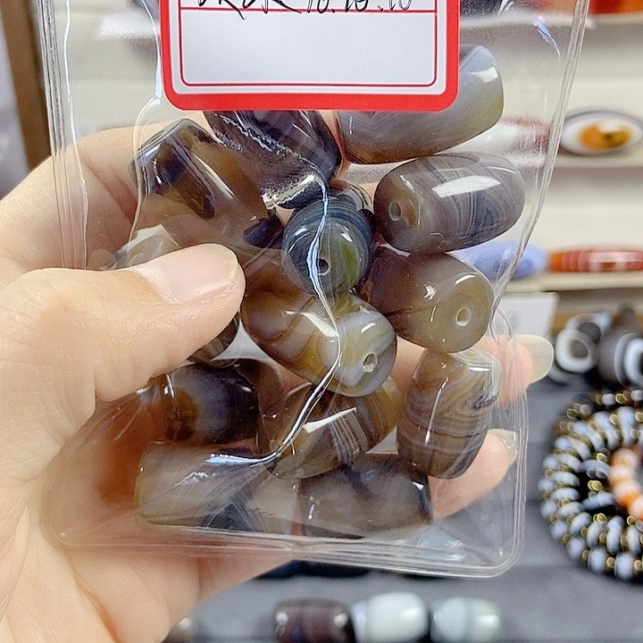 顿***珠玛瑙/玉髓未镶嵌颈饰