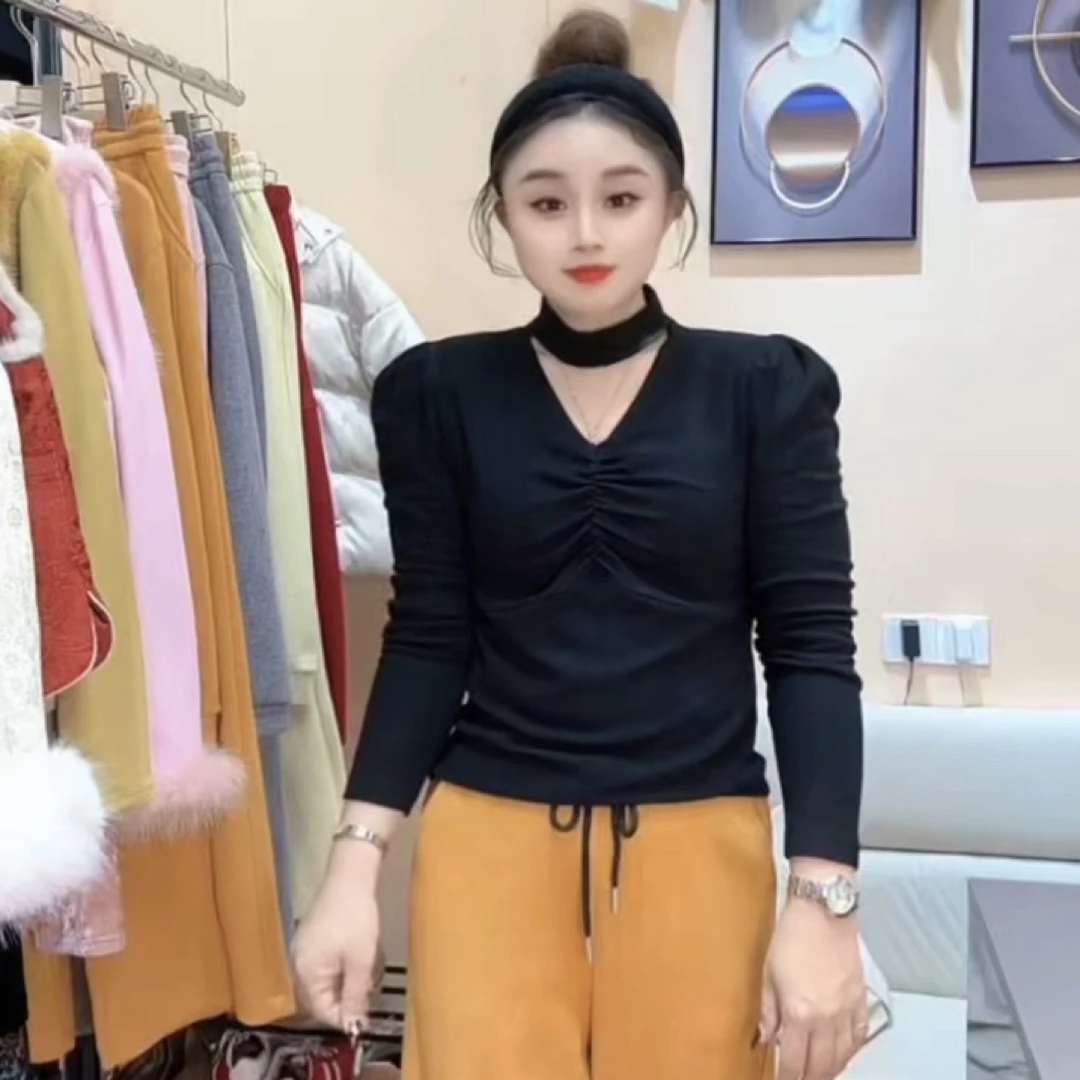 新款时尚挂脖v领设计感褶皱小心机显瘦上衣