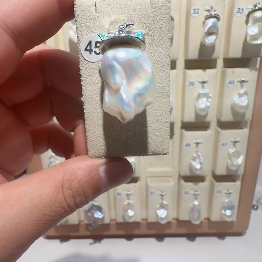 淡水珍珠合金颈饰