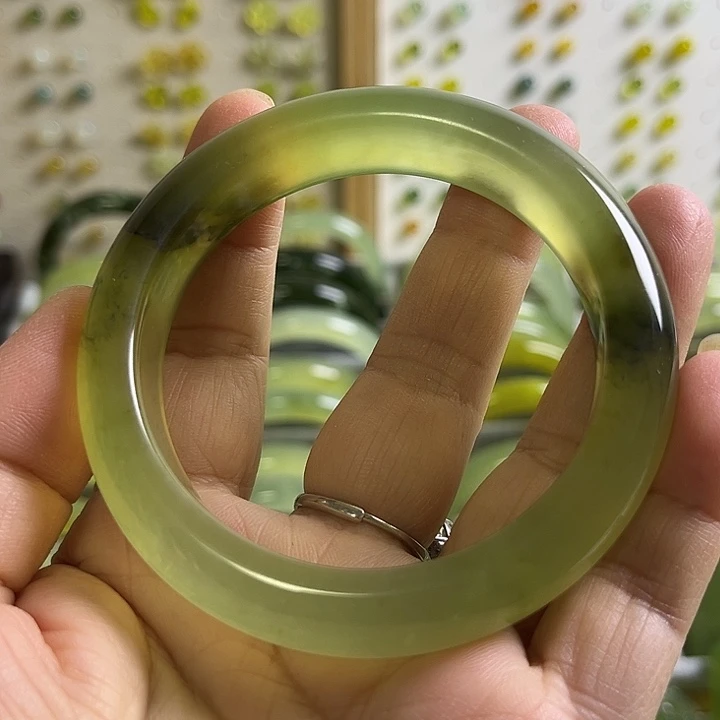 未镶嵌蛇纹石玉吊坠(不含链)