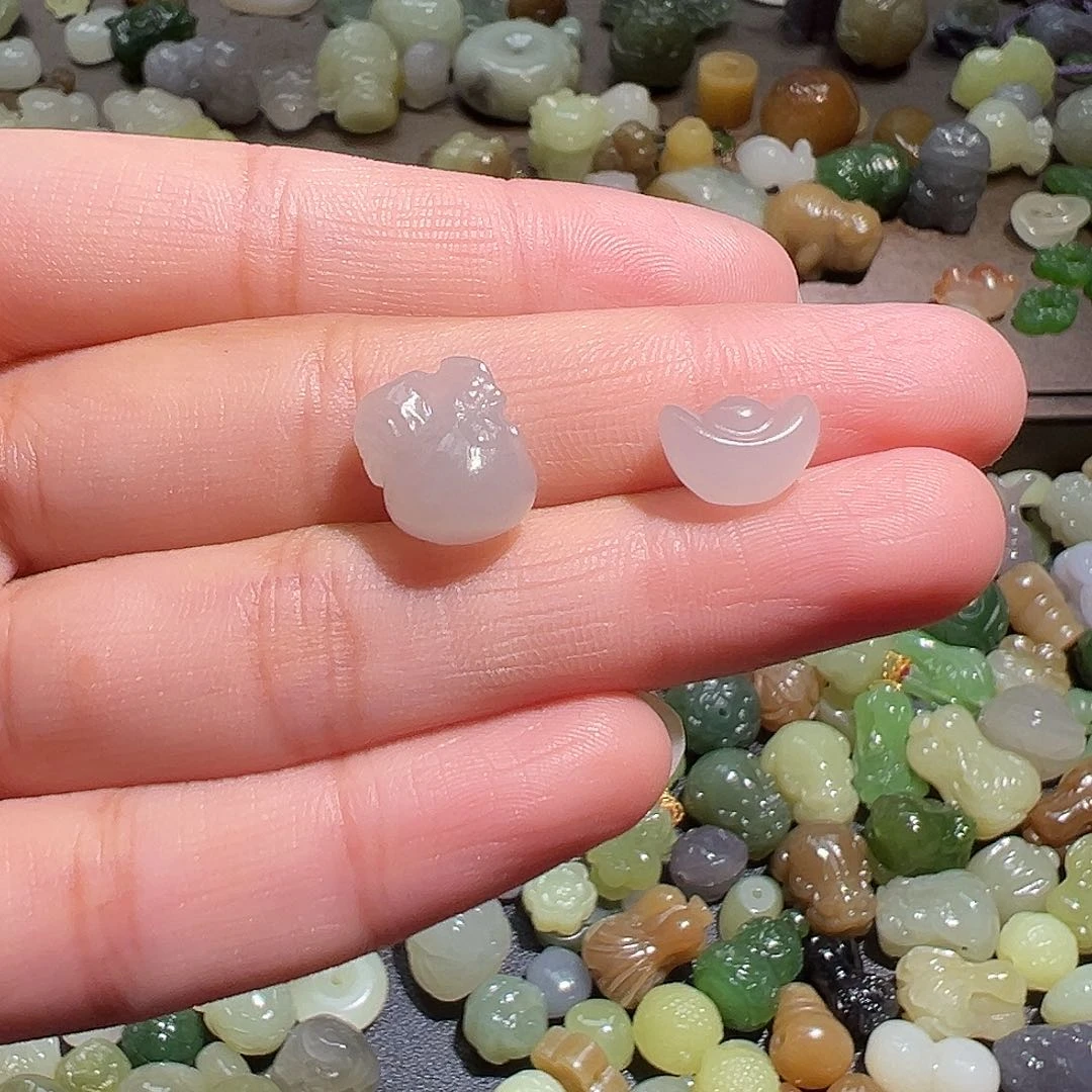 倾***听和田玉未镶嵌珠宝半成品