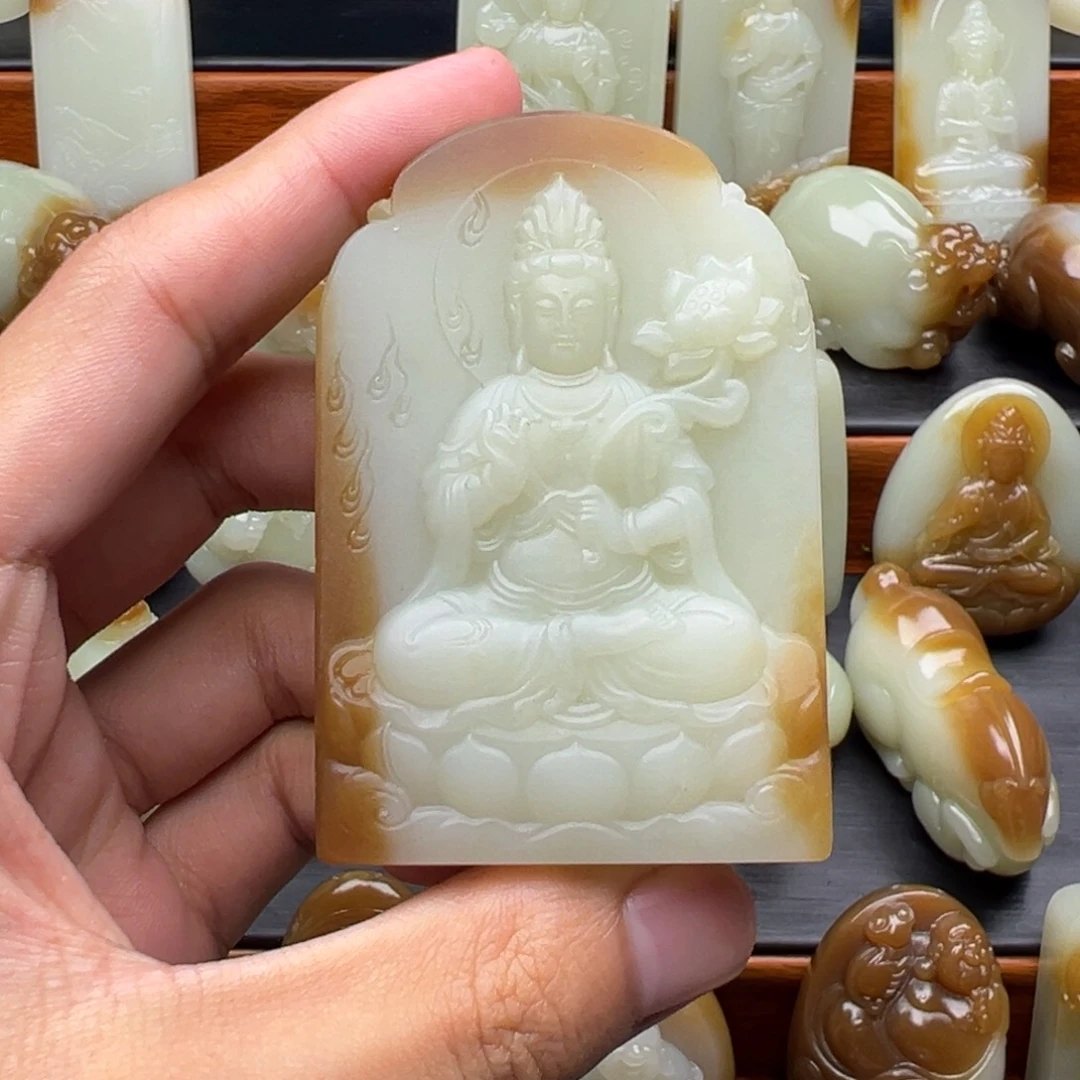 小****和田玉（糖玉）未镶嵌颈饰