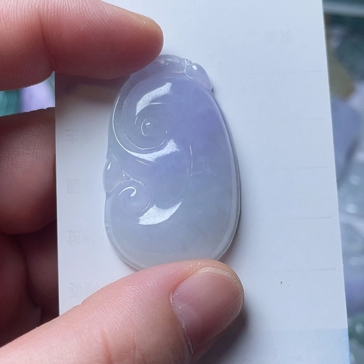 阿***七翡翠未镶嵌颈饰如意