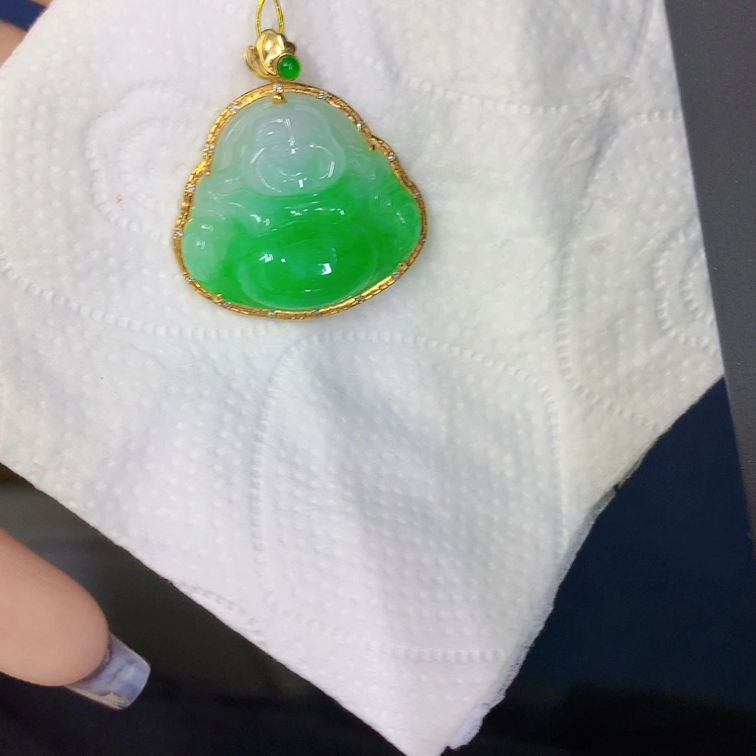 翡翠18K金镶嵌颈饰