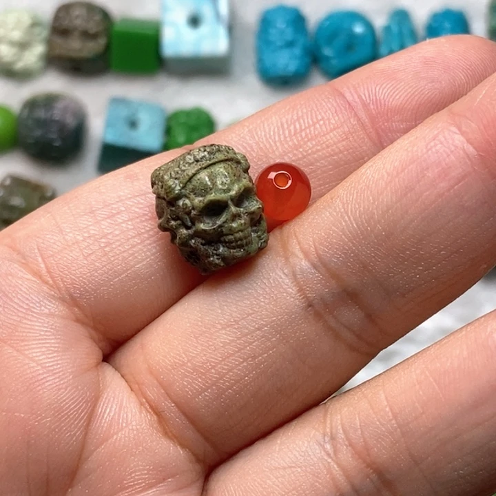 南红玛瑙未镶嵌颈饰