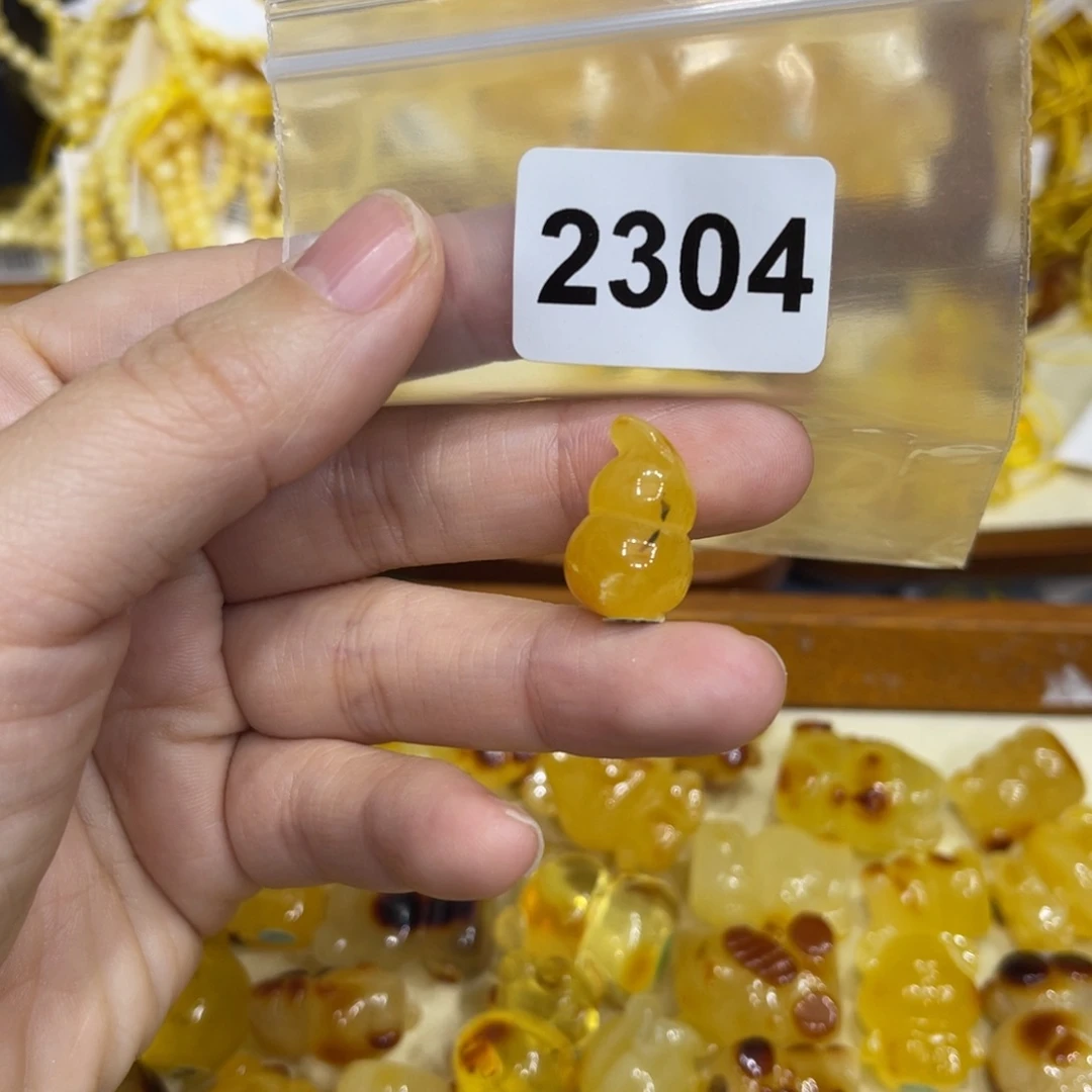 琥珀珠宝奇石未镶嵌