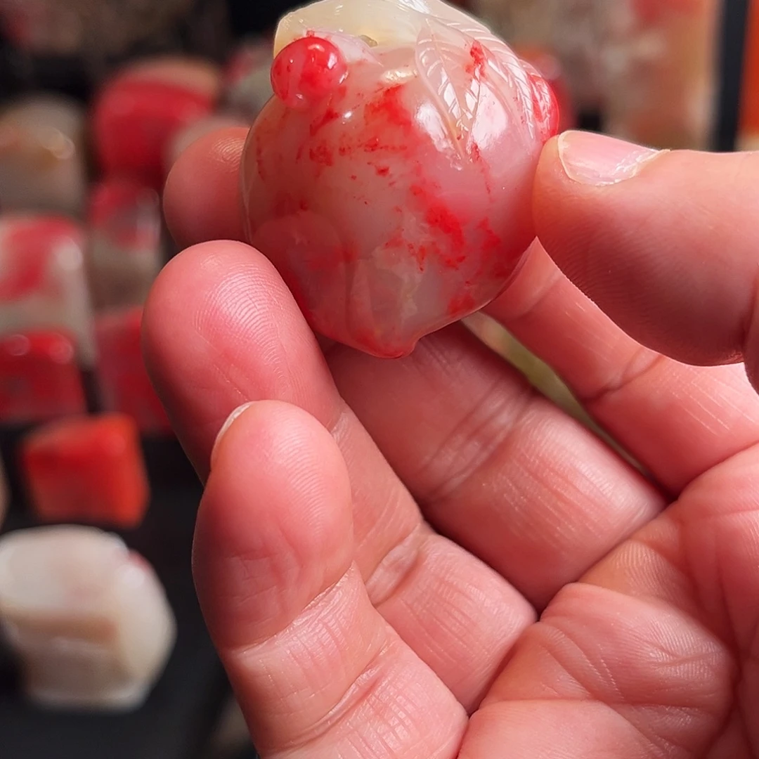 巴林石其他巴林羊脂冻鸡血石挂件