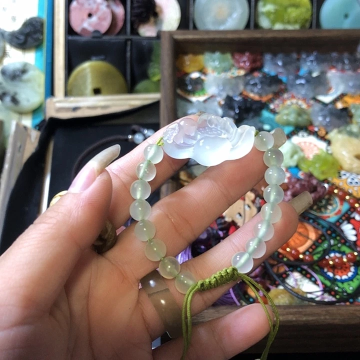 未镶嵌岫玉岫玉手链