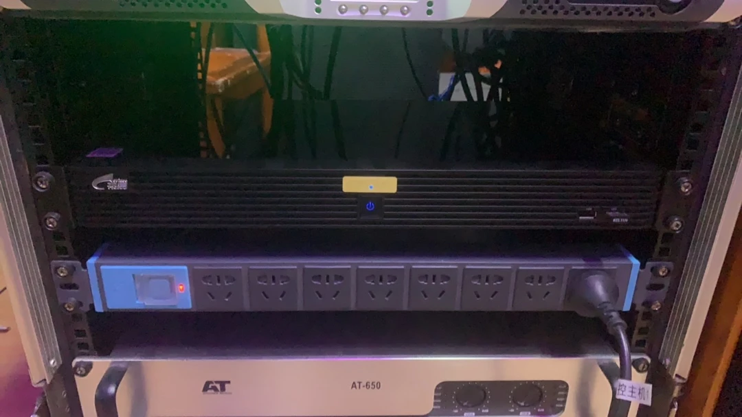 不包邮，视易点歌机N68P+4000G硬盘+21.5寸电容屏