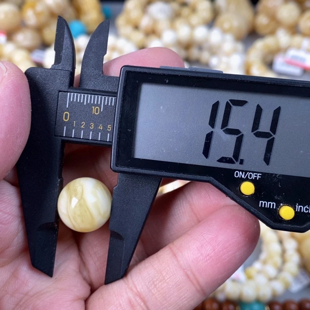 蜜蜡未镶嵌珠宝奇石2.2g