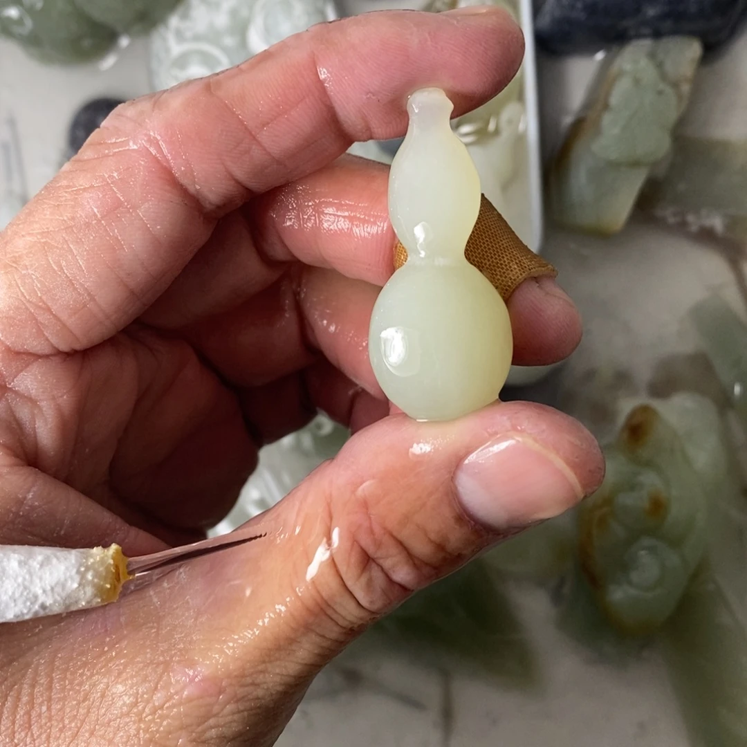 和田玉未镶嵌吊坠(不含链)